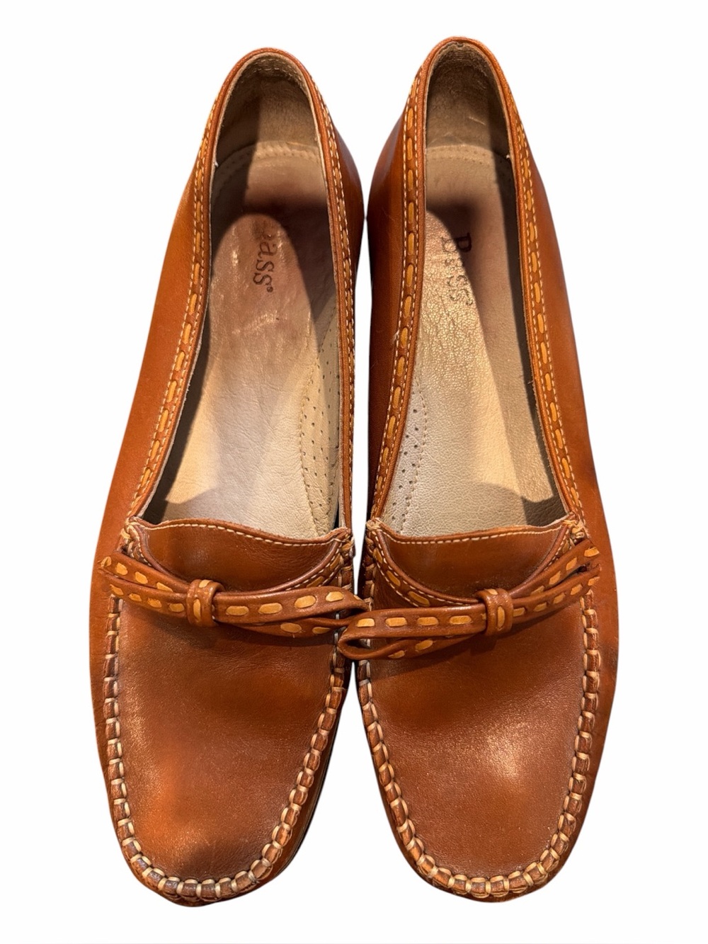 Bass Women's Tan Leather Knot-Trim Loafers - Picture 2 of 6